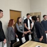 nejlepší biologové z kraje A, B, nejlepší chemici z kraje C